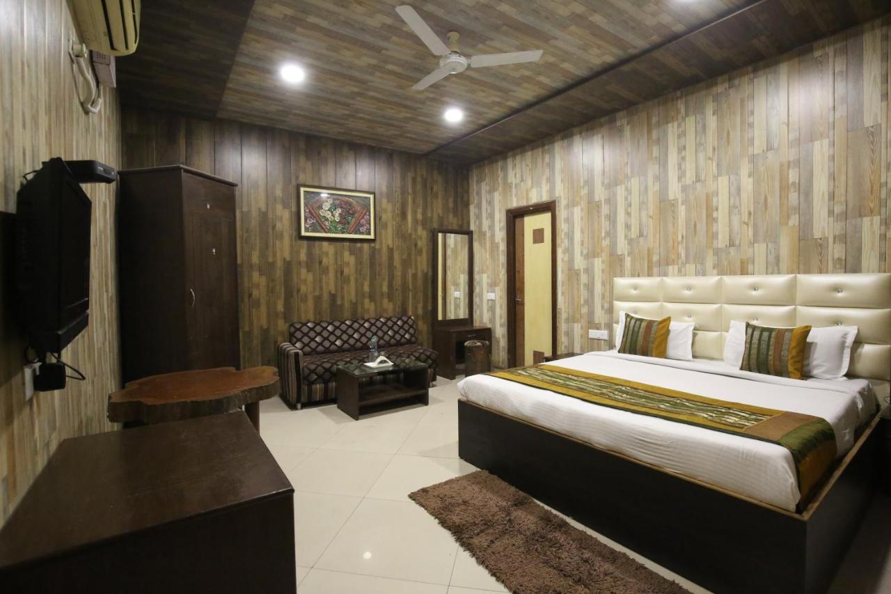 Hotel Hk Continental Amritsar Bagian luar foto
