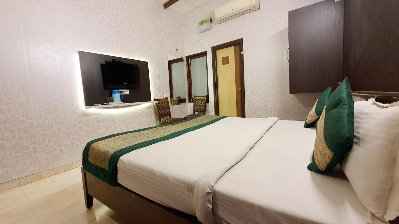 Hotel Hk Continental Amritsar Bagian luar foto