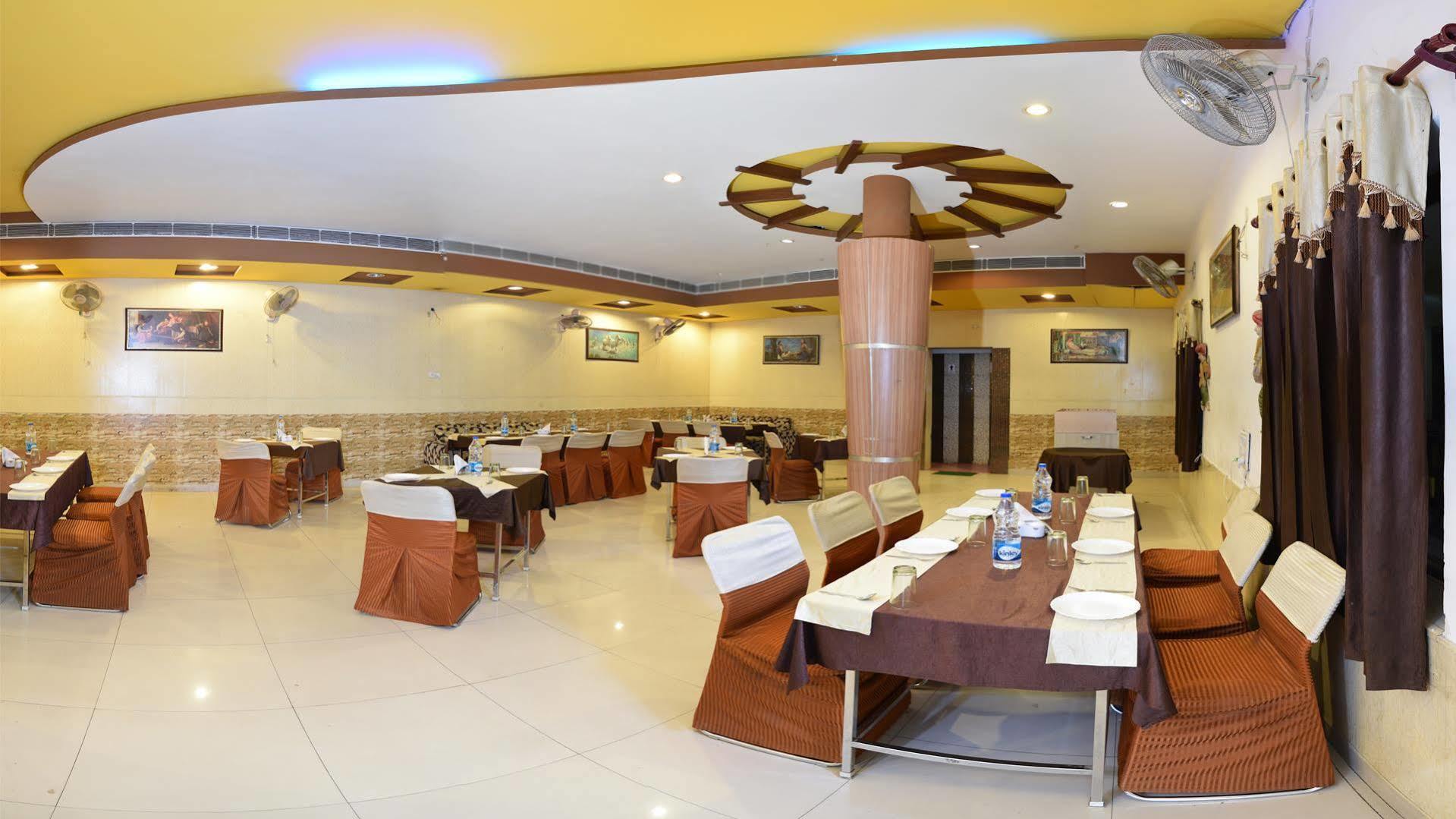 Hotel Hk Continental Amritsar Bagian luar foto