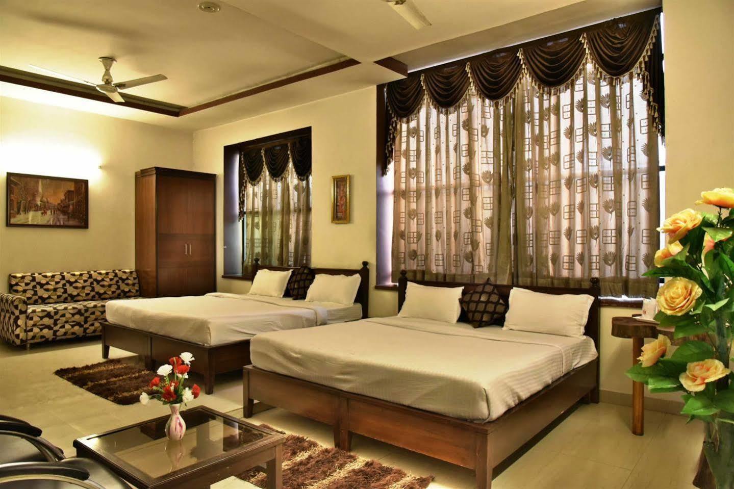 Hotel Hk Continental Amritsar Bagian luar foto