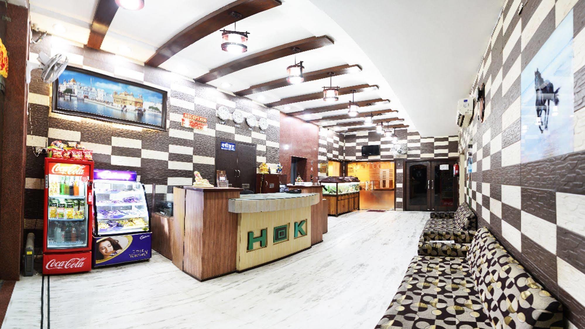 Hotel Hk Continental Amritsar Bagian luar foto