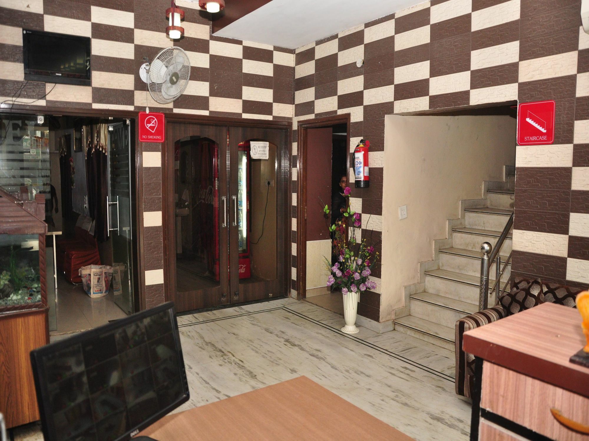 Hotel Hk Continental Amritsar Bagian luar foto